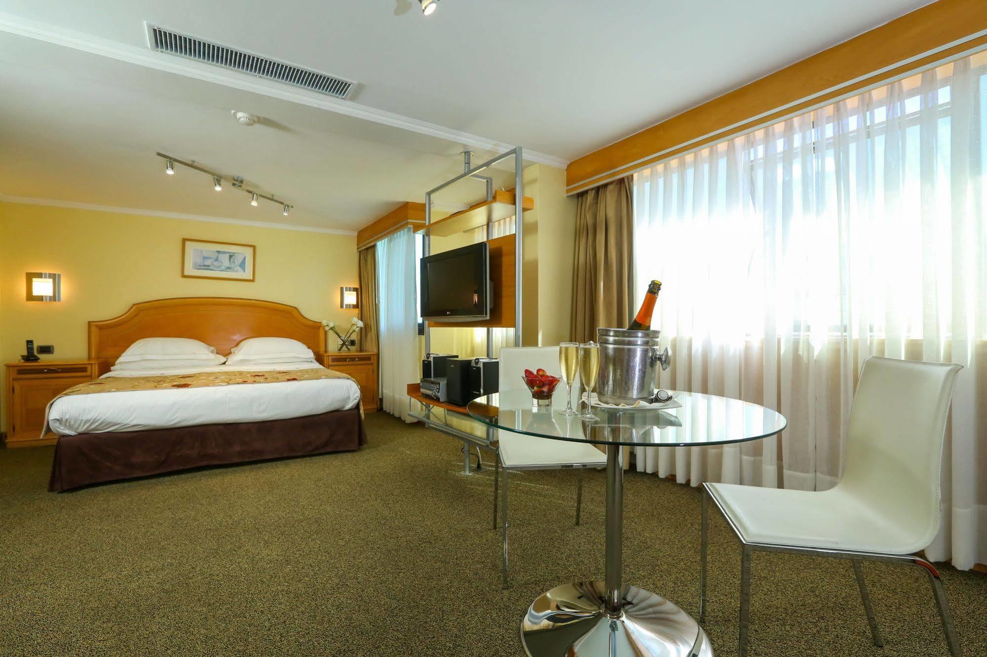 Hotel Restaurante Ankara 비냐델마르 외부 사진